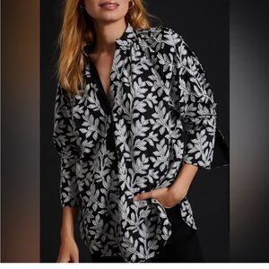 Anthropologie XL Black White Popover Tunic 3/4 sleeve shirt Long  Appliqué Leaf